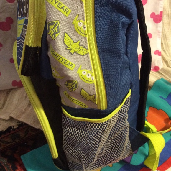 Holographic Disney Buzz Lightyear Alien Backpack - Picture 5 of 8